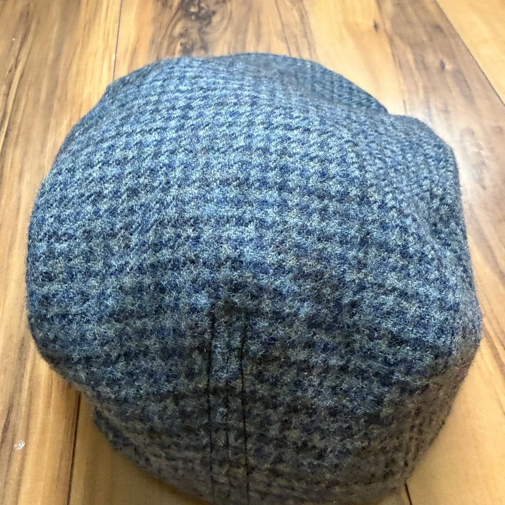 Banana Republic unisex newboy Blue/gray plaid Cap